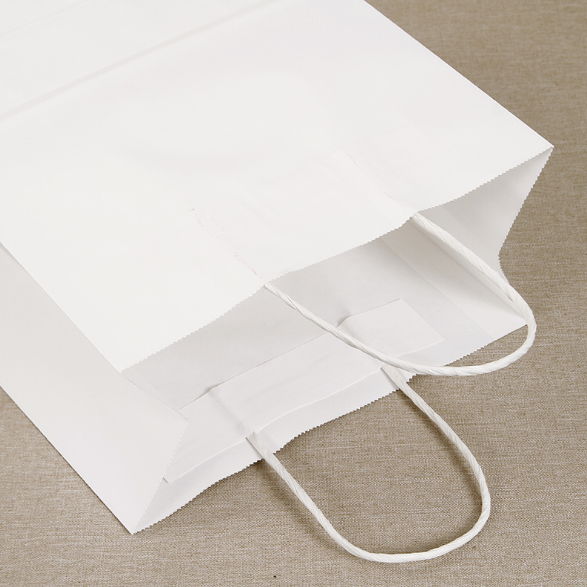 Kraft Paper Shopping Bags with Handles for Retail Bakery Grocery Takeaway Packaging