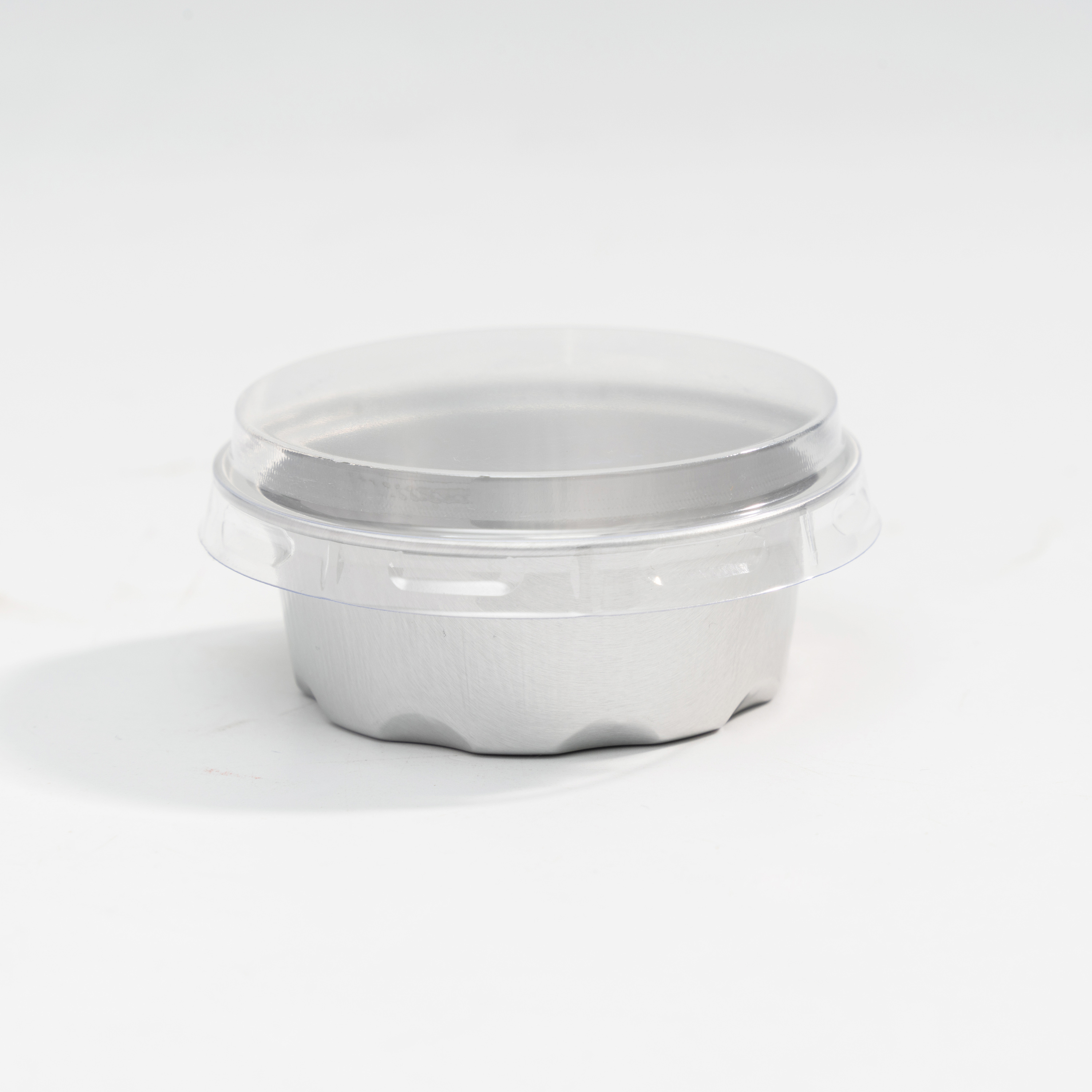 Premium 50ml round aluminum foil container with lid, suitable for high-end desserts and gift box packaging.