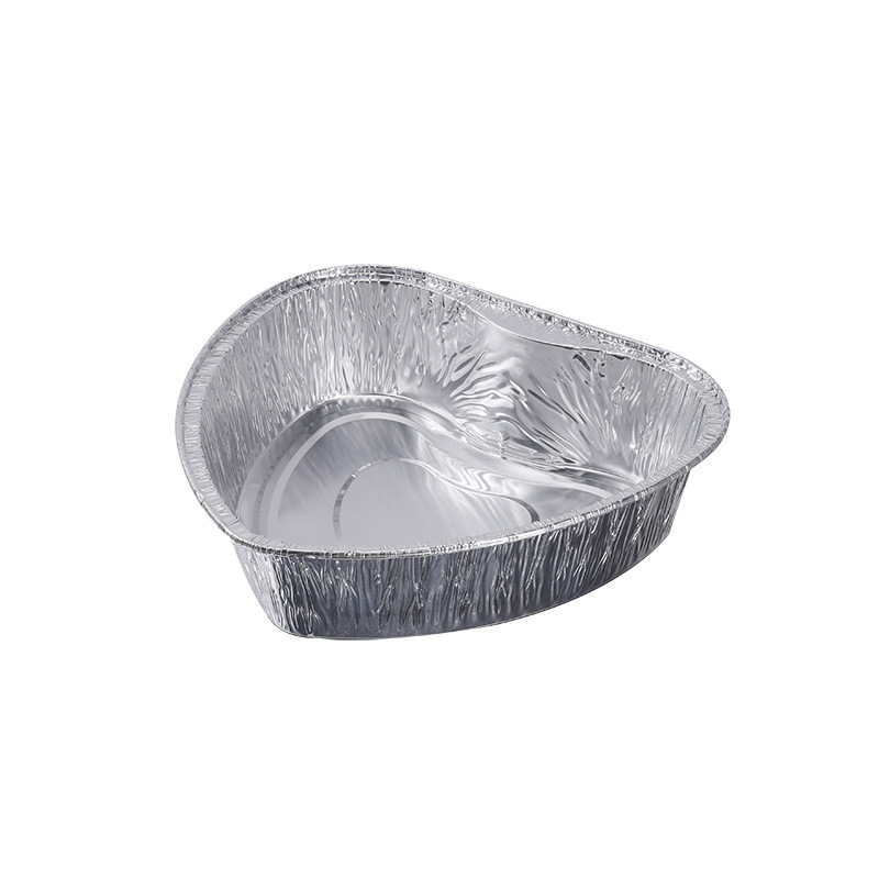 Christmas-themed heart-shaped aluminum foil dessert containers with lids, suitable for holiday treats.
